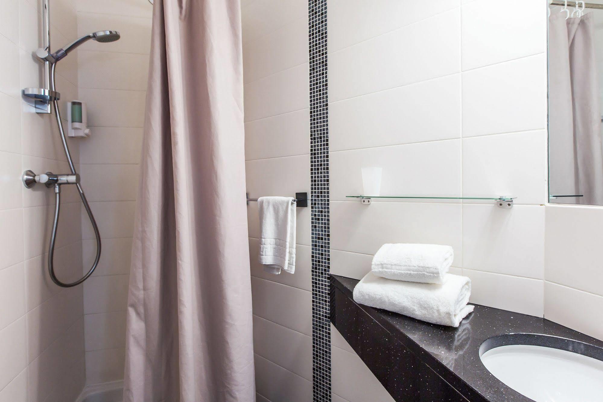 Le Figuier Hotel Ivry-sur-Seine Kültér fotó